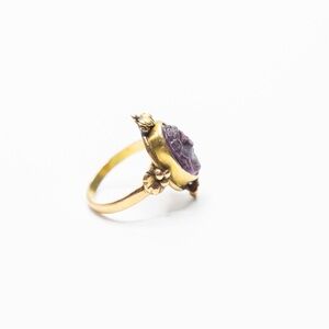 Antique amethyst hand carved 14 k gold ring